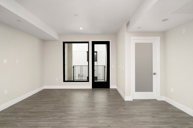 Building Photo - 5550 Bonner Ave