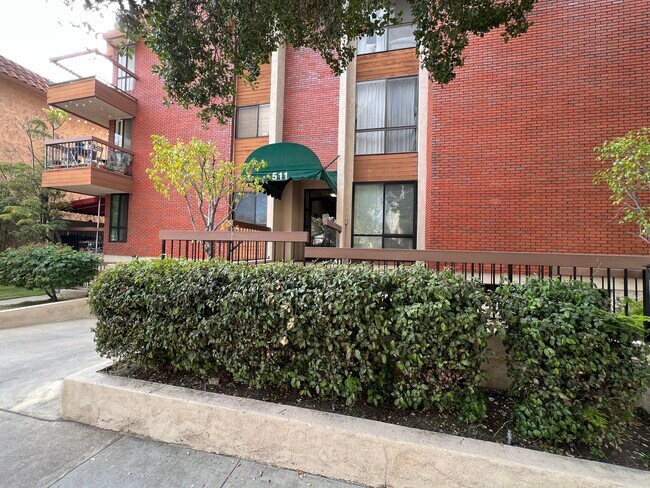 Foto del edificio - 511 N Jackson St