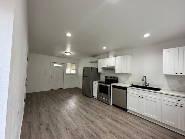 Foto del edificio - 815 SW 8th St