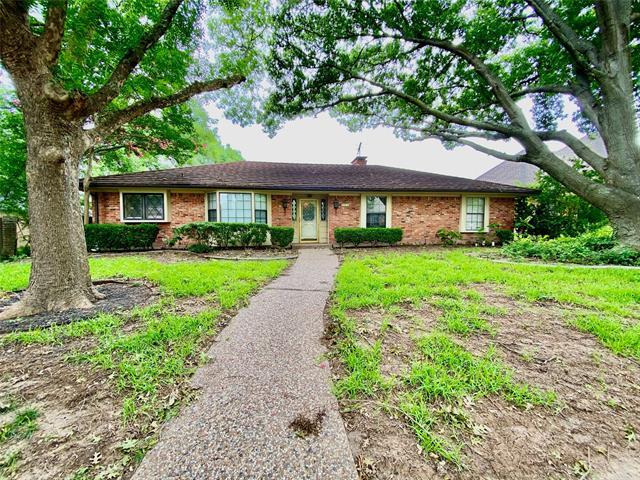 Foto principal - 223 Woodcrest Dr