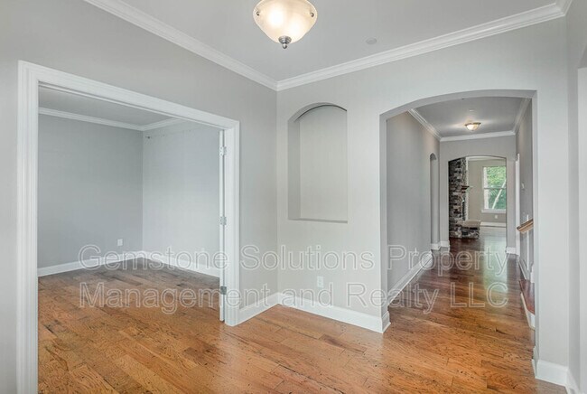 Foto del edificio - 168 Whitney Park Dr