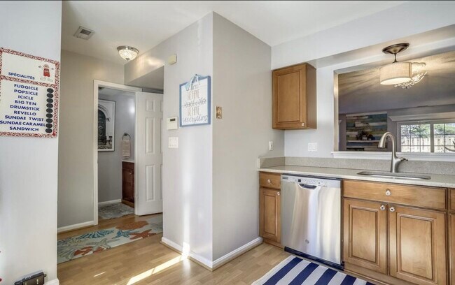 Foto del edificio - 980 Breakwater Dr