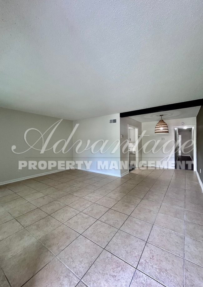 Building Photo - Newly Renovated Home In Vollitine-Evergreen