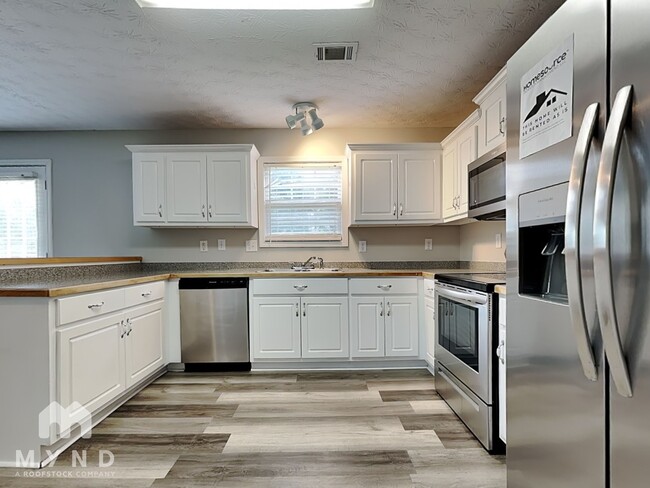 Foto del edificio - 280 Shadowbrooke Dr
