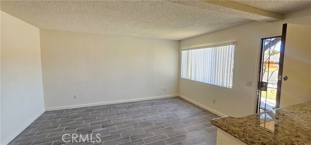 Building Photo - 4211 Mountain Dr