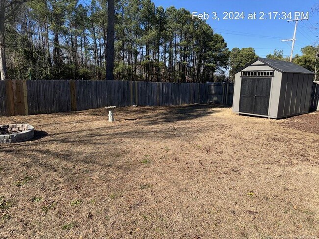 Foto del edificio - 7104 Holmfield Rd