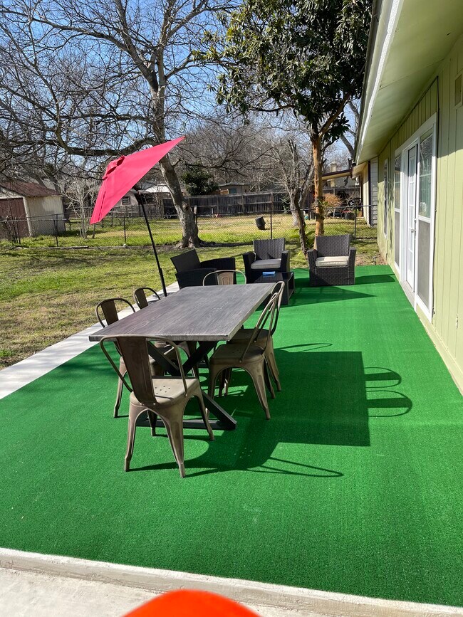 Foto del edificio - 103 N Meadow St