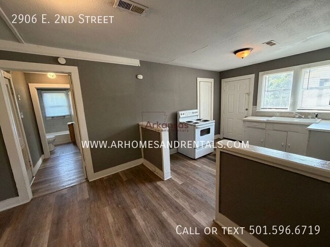 Foto del edificio - 2906 E 2nd St