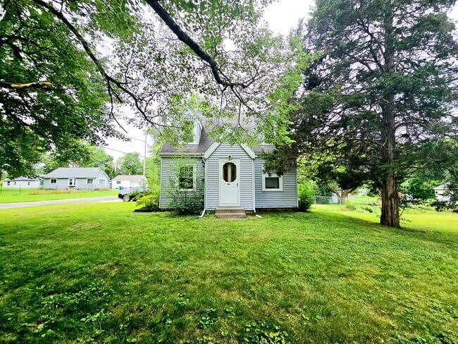 Building Photo - 337 N 32nd St
