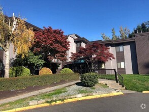 Building Photo - Pinetree Apartments