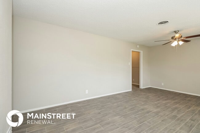 Building Photo - 408 E Inwood Dr