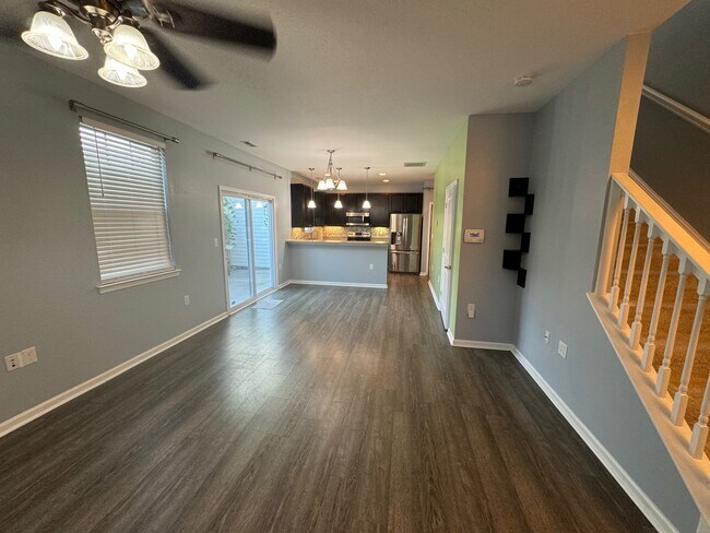 Foto del edificio - 1705 Halesworth Ln
