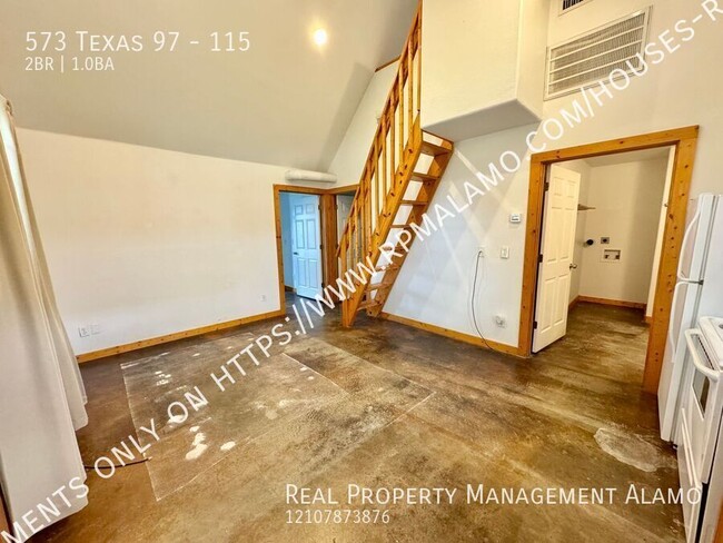 Building Photo - AVAILABLE NOW! 2 Bedroom / 1 Bath Lodge w/...