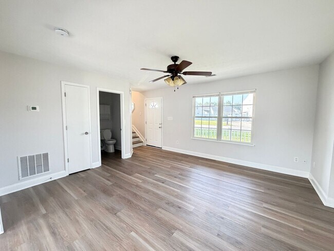 Foto del edificio - 6611 Hunters Creek Blvd