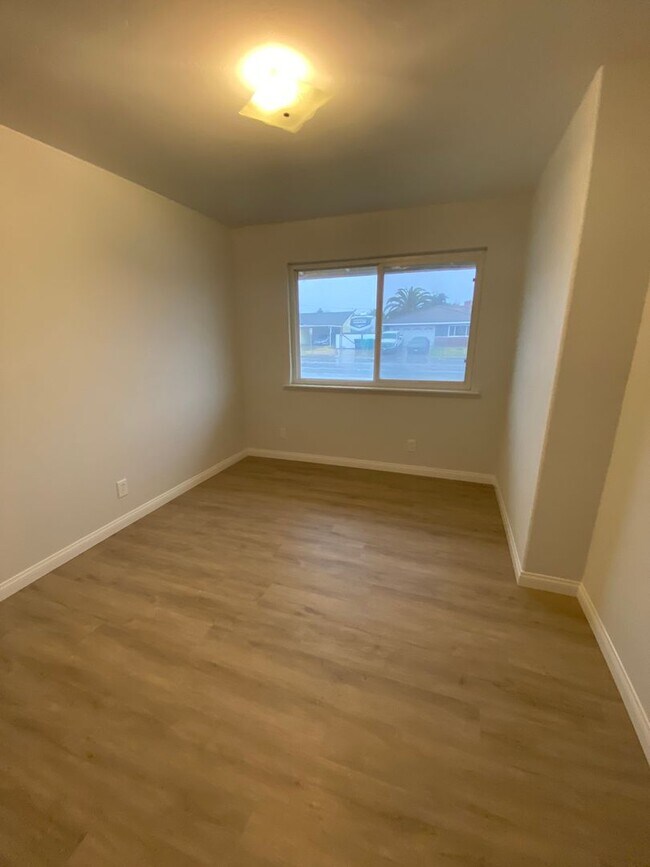 Foto del edificio - Remodeled Home in Orcutt with Bonus Room a...