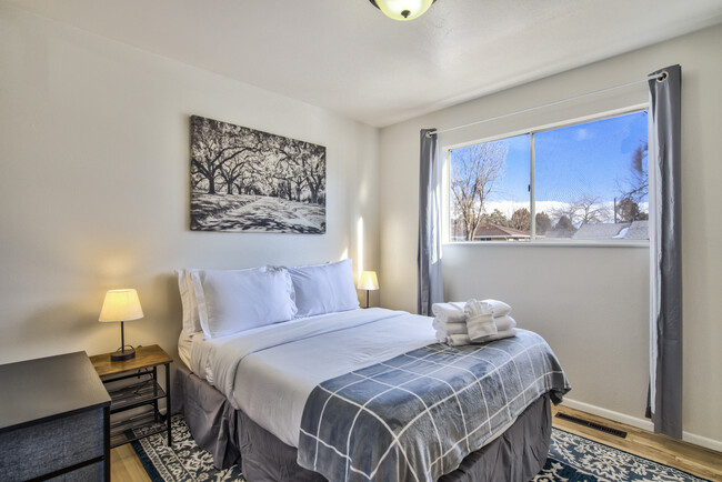 Building Photo - 3622 Anemone Cir