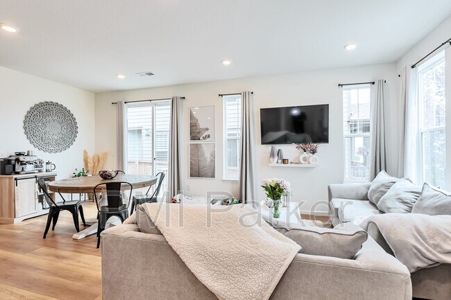 Building Photo - 14078 Rock Daisy Trl