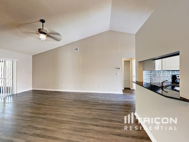 Building Photo - 1718 Brandon Trace Ave