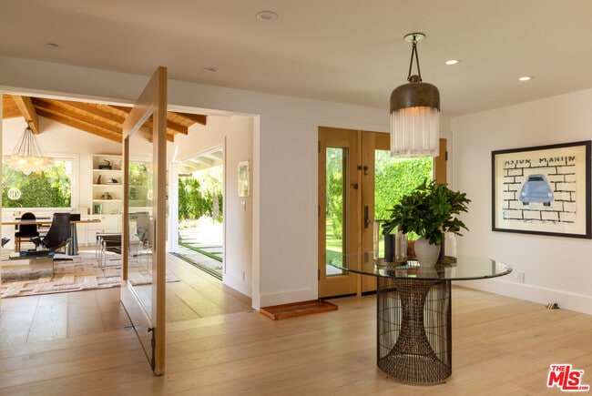 Foto del edificio - 6048 Philip Ave