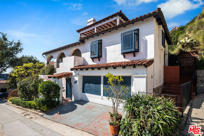 Building Photo - 1339 Miller Dr