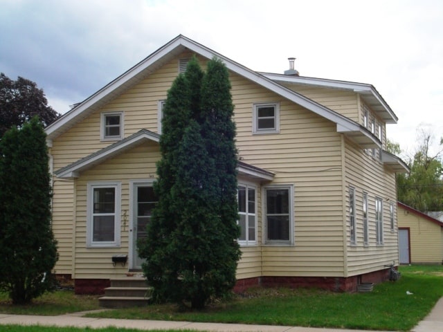 Building Photo - 2041 Charles St