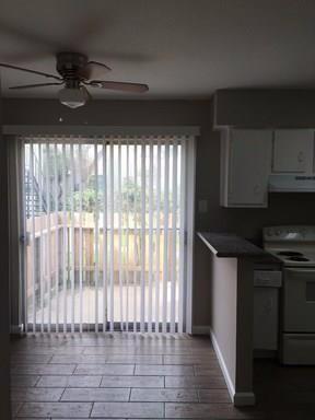 Building Photo - 5625 Antoine Dr