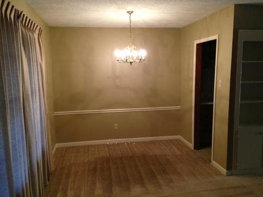 Building Photo - 4550 Queen Elizabeth Ct
