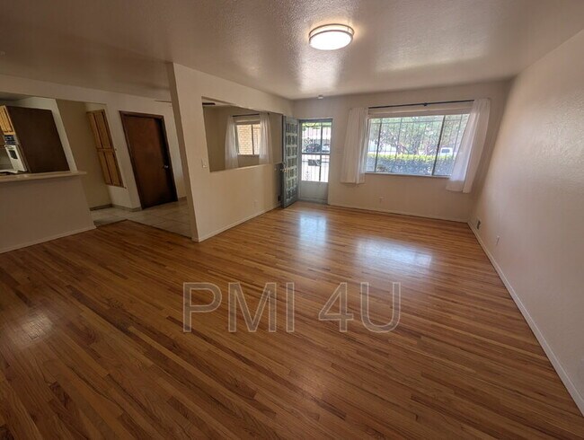 Foto del edificio - 2729 Chama St NE