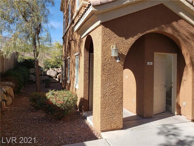 Building Photo - 3805 Ormond Beach St
