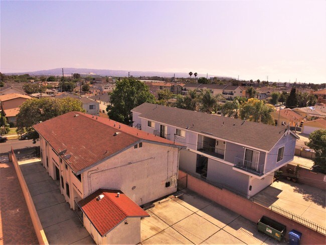 Foto del edificio - 1565 W 207th St
