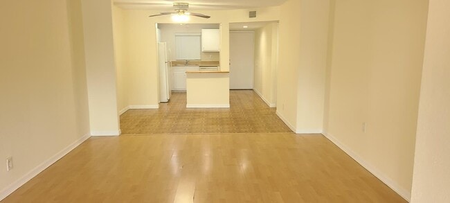 Foto del edificio - 2985 Riverside Dr