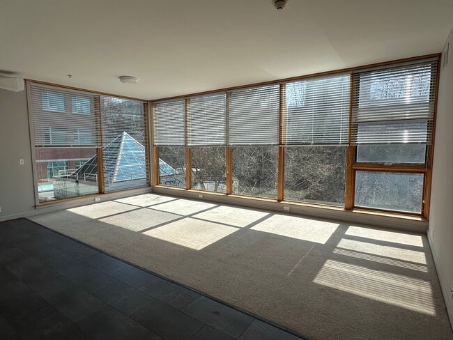 #308 South Creek View Remodelado recientemente - Cayuga Place