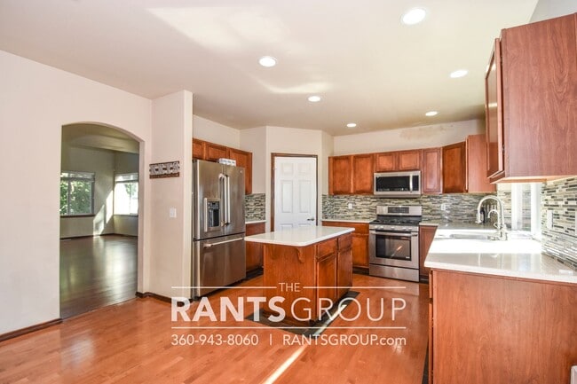 Building Photo - 4 br, 2.5 bath House - 2301 Cooper Crest S...