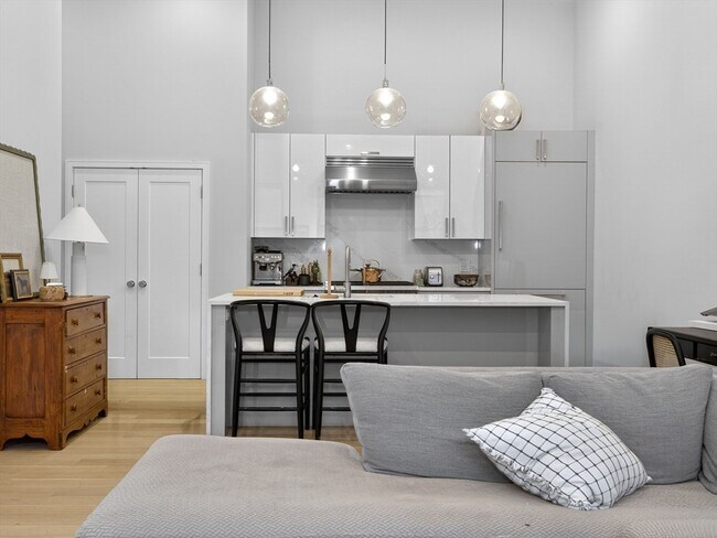 Building Photo - 355 Congress St