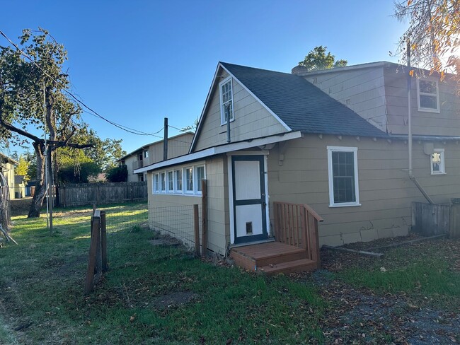 Building Photo - Updated 5 bedroom farm house with a large ...
