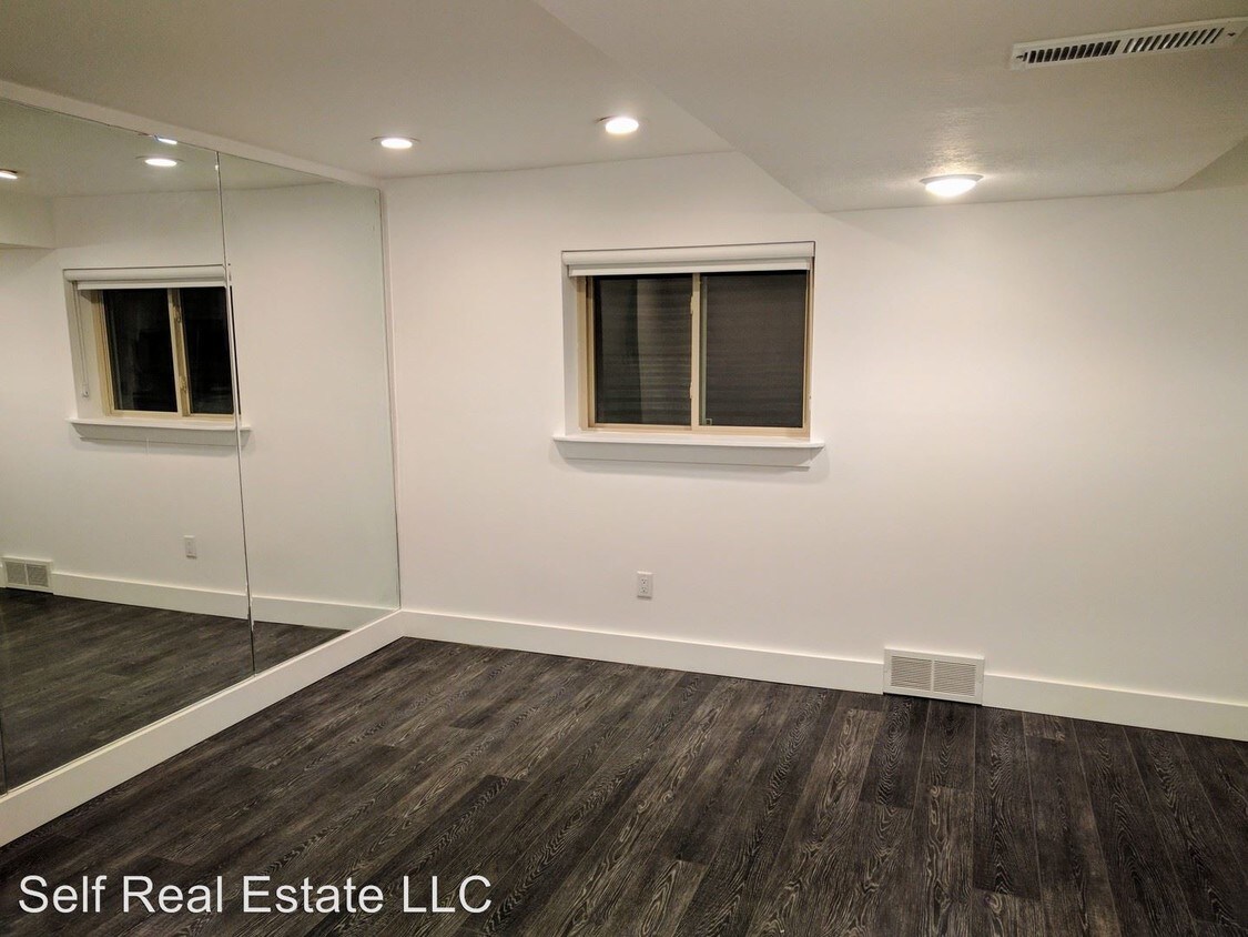 Foto del edificio - 924-928 Hudson Ave S