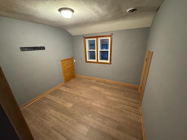 Building Photo - 5102 S Nicholson Ave