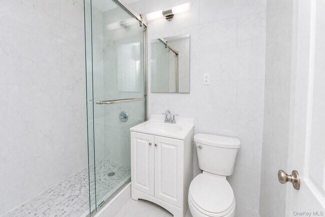 Foto del edificio - 42-26 81st St