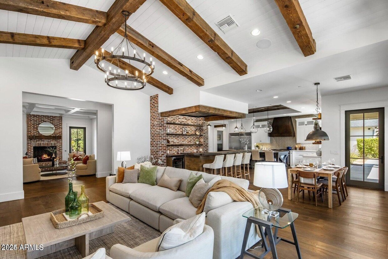 Foto principal - 8841 S 51st St