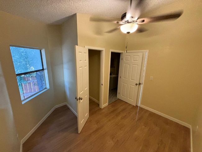 Photo - 526 W 49th St House