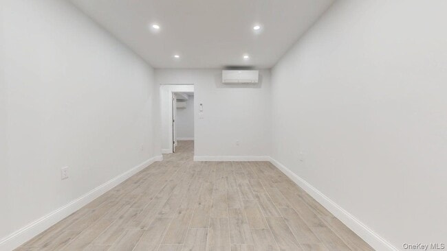 Building Photo - 72-17 66th Pl