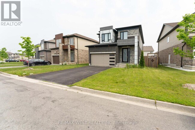 Building Photo - 301 Freure Dr