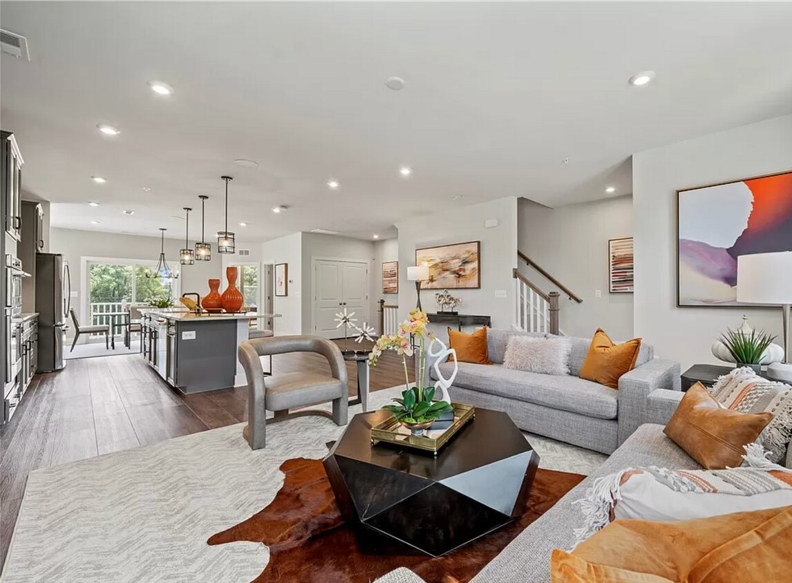 Foto principal - 1029 N Lombardy St