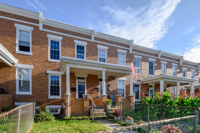 Photo - 1109 W 40th St Townhome