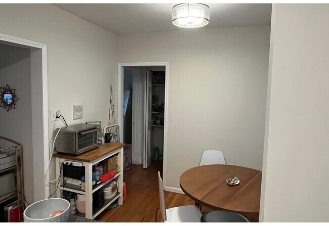 Foto del edificio - 2131 W Giddings St