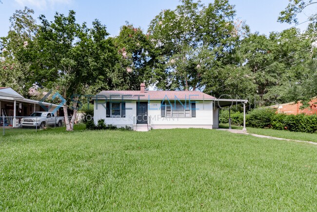 Building Photo - NOW OFFERING $250 OFF FIRST FULL MONTH IF ...
