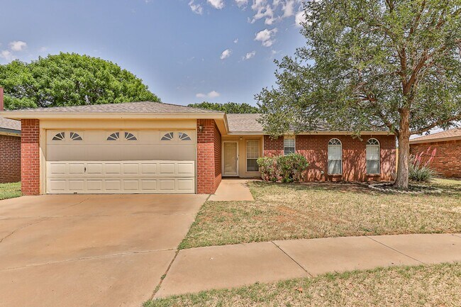 Building Photo - Beautiful Home Located At The End of A Cul...