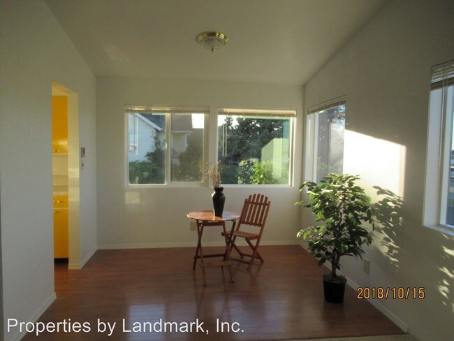 Foto del edificio - 236 E Lauridsen Blvd