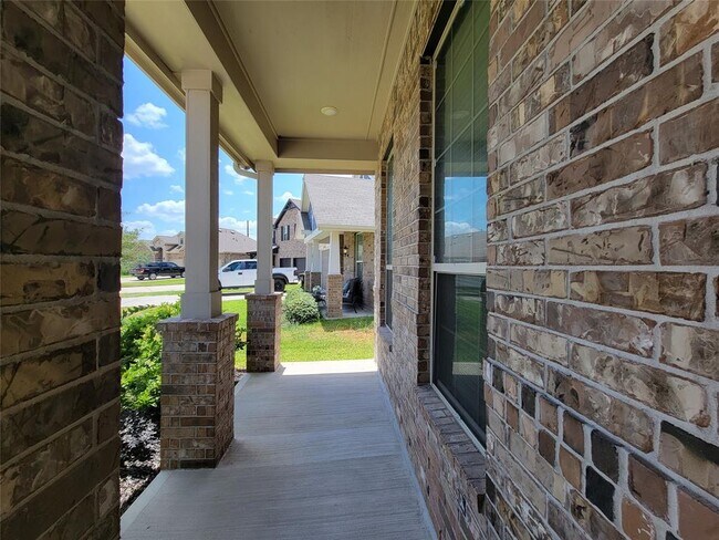 Building Photo - 29511 Samara Dr