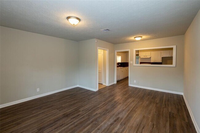 Building Photo - 2705 W Lucas Dr